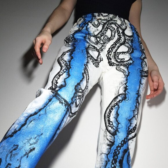 Whimsical octopus and sea hand-painted artsy jeans size 32 from Levi Stauss - Picture 2 of 13
